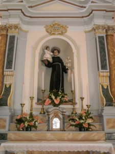 La statua di sant'Antonio