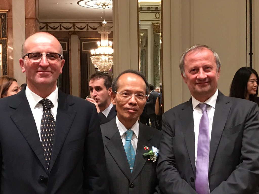 L'assessore Oreste Trotta e il sindaco Candido Paglione con l'ambasciatore di Taiwan Javier Ching-Shan Hou