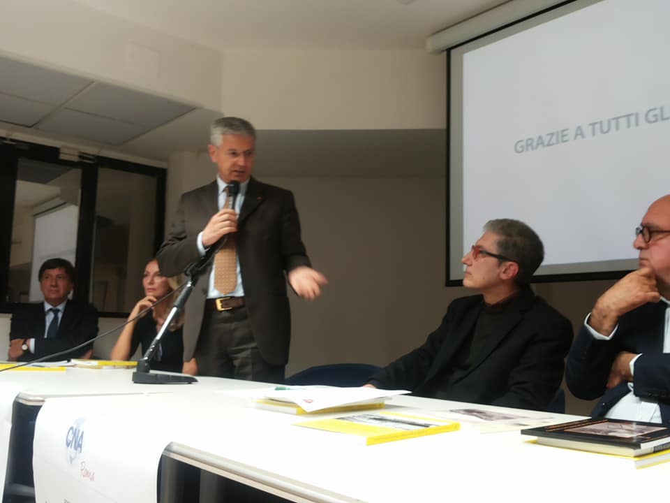 Il consigliere regionale Michele Pietraroia durante il suo intervento alla serata molisana a Roma