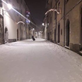 Corso Sant'Antonio a poche ore dalla mezzanotte del 31 dicembre 2018. Foto: Giovanna Paglione